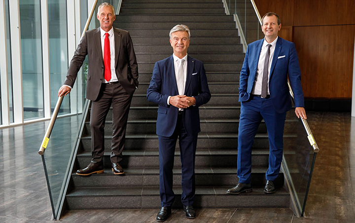 KR Dr. Andreas Kolar (Member of the Management Board), Chief Executive Officer KR Prof. Ing. DDr. Werner Steinecker MBA (Chairman of the Management Board), Dipl.-Ing. Stefan Stallinger MBA (Member of the Management Board) (Photo)